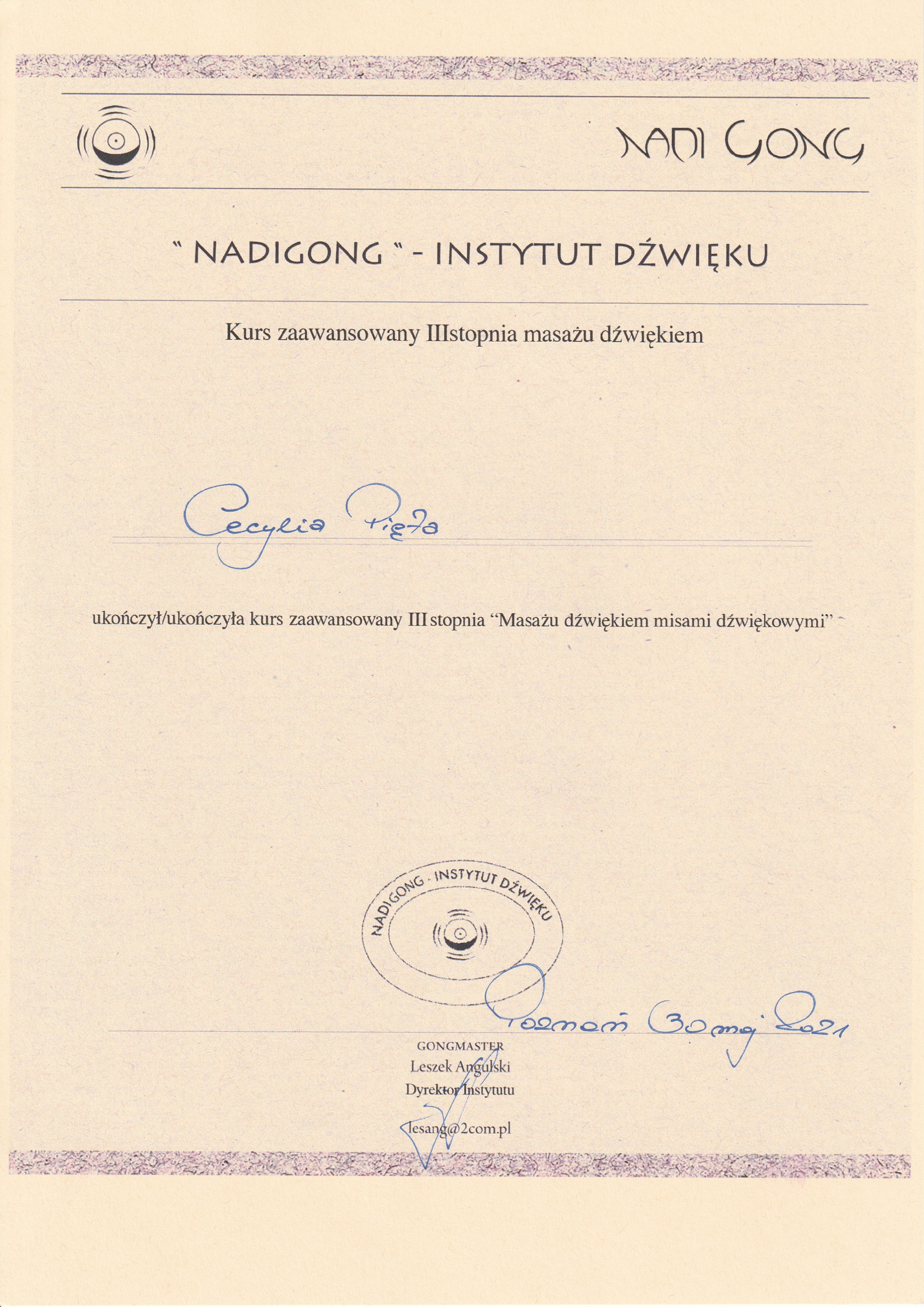 masaż dźwiękiem misami dźwiękowymi.jpg